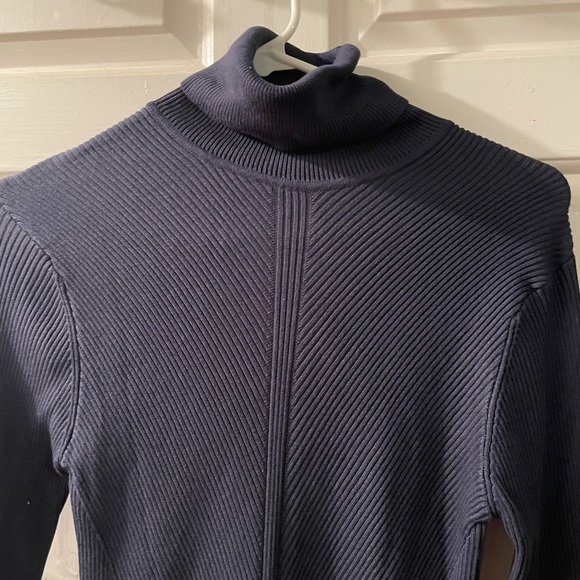 Zara dress - Picture 2 of 3